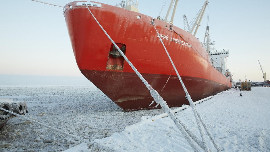 9. LNG carriers in frozen seas 