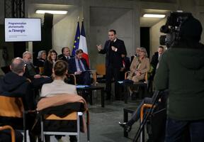 Présentation de la PPE3 par le Premier ministre français Sébastien Lecornu lors d’un déplacement sur les barrages hydroélectriques de Vouglans et de Saut-Mortier (Jura). 