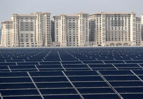 L'un des parcs photovoltaïques qui assure l'alimentation de Masdar City