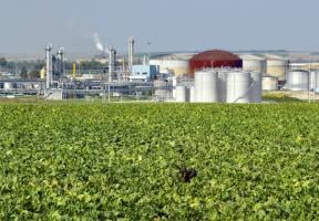 Réservoirs d'éthanol sur le site de la sucrerie-distillerie d'Arcis-sur-Aube en France