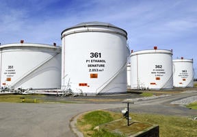 Stockage de carburant dans le dépôt pétrolier de Feluy, en Belgique.