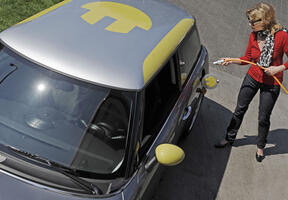 La voiture électrique fait partie de la palette des solutions pour des transports plus durables