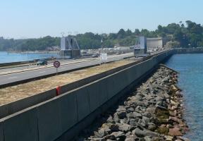 Barrage de l'usine marémotrice de la Rance en Bretagne