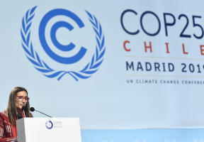 Image de Mme Carolina Schmidt, ministre chilienne de l’environnement, lors de la séance de clôture de la COP25. 