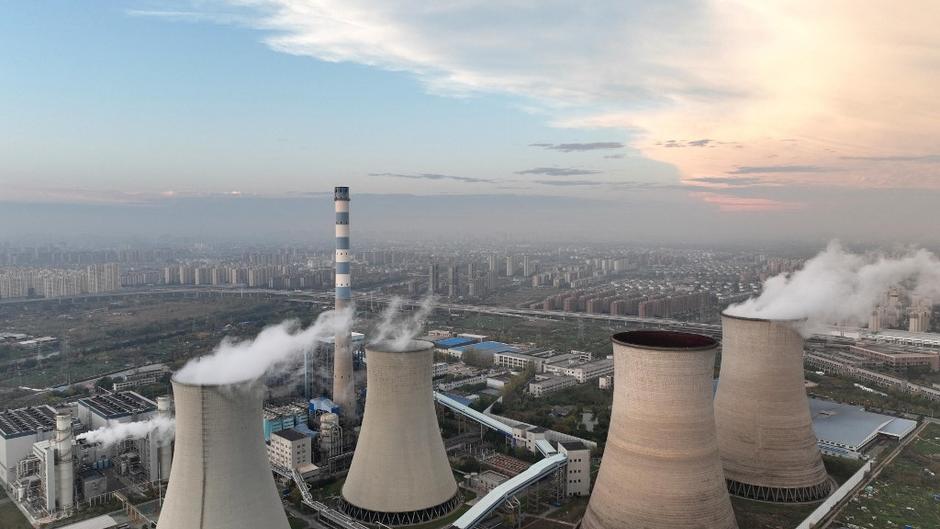 Photo aérienne montrant la centrale de Jiangsu Huadian Yangzhou en Chine. 