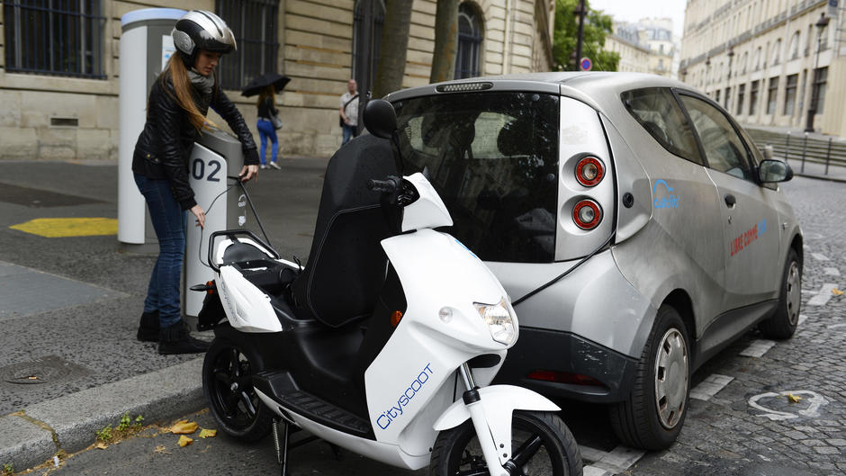 Après le vélo et la voiture, le scooter 