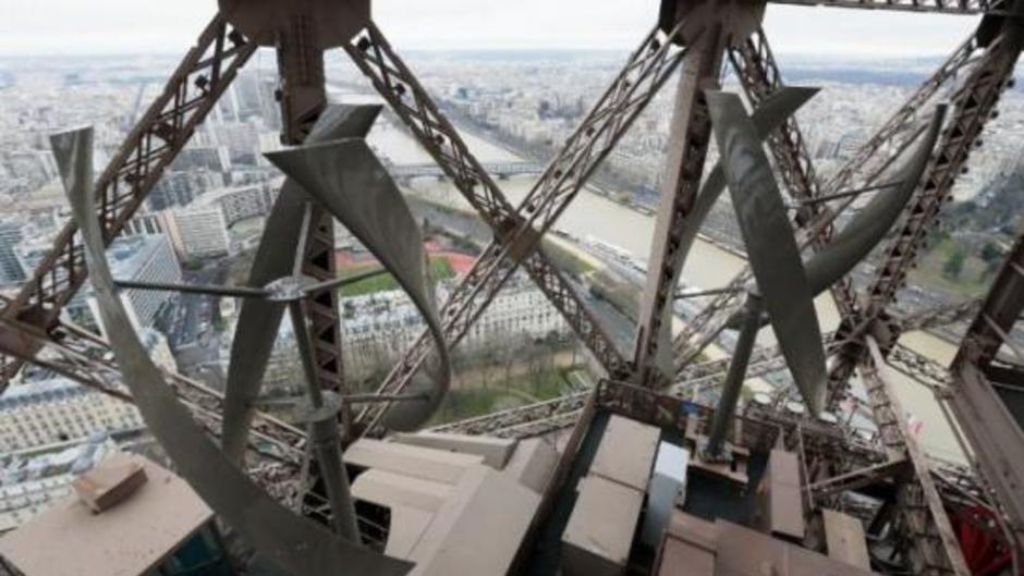  The "Iron Lady" of Paris Turns Eco-friendly