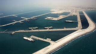 Les jetées du port méthanier de Ras Laffan au Qatar