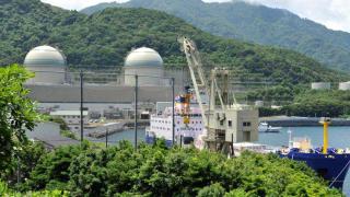 Un navire livre du combustible nucléaire MOX à la centrale de Takahama au Japon