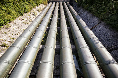 Oléoducs permettant transport du pétrole par voie terrestre